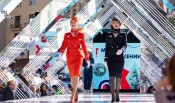 Аэрофлот представил ко Дню Москвы модный показ формы бортпроводников разных лет
